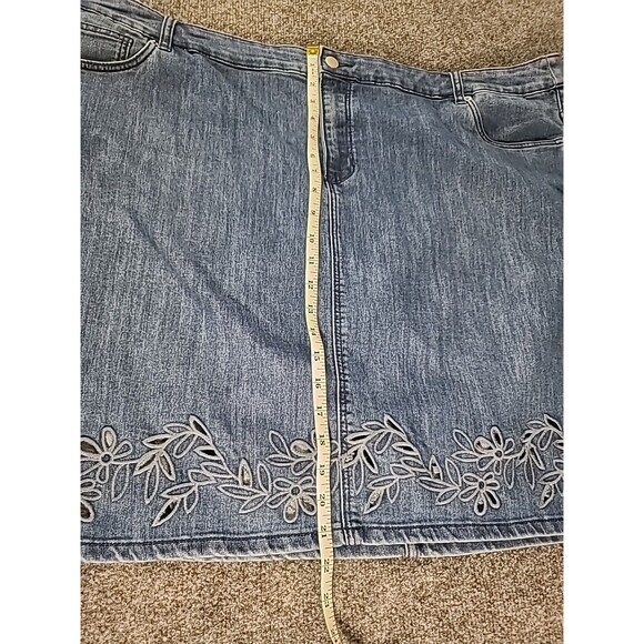Westport Plus Denim Skirt Womens 24W Pockets Stretch Floral Dedign VGC - Picture 4 of 6